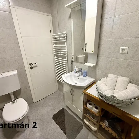 Apartment Slatki Dom 2 *